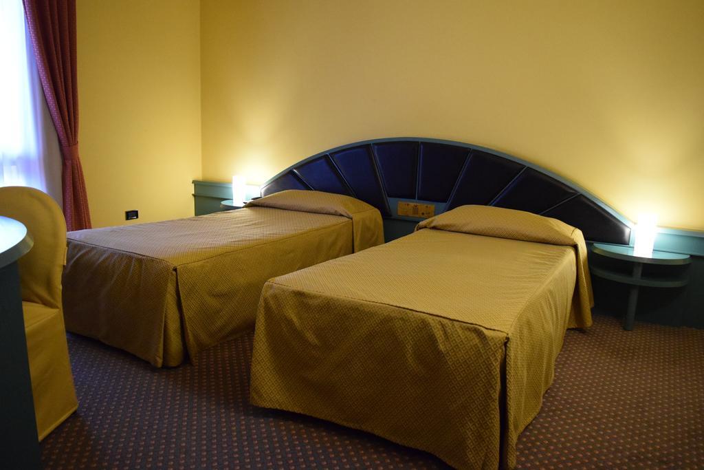 Antica Postumia Hotel Vedelago  Bagian luar foto